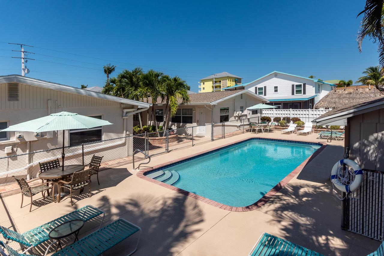 Gulf Breeze Condos Fort Myers Beach Exterior photo