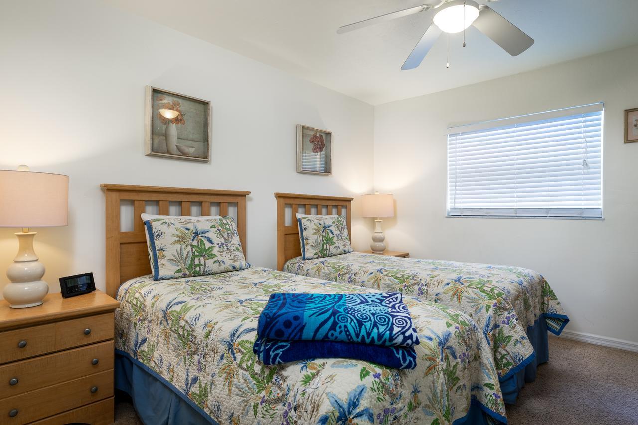 Gulf Breeze Condos Fort Myers Beach Exterior photo