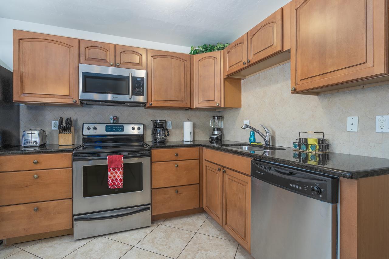 Gulf Breeze Condos Fort Myers Beach Exterior photo